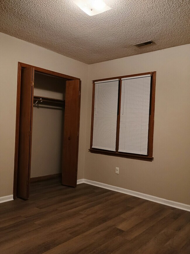 Foto del edificio - 120 Homeplace Ct