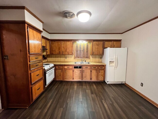 Building Photo - House for rent!