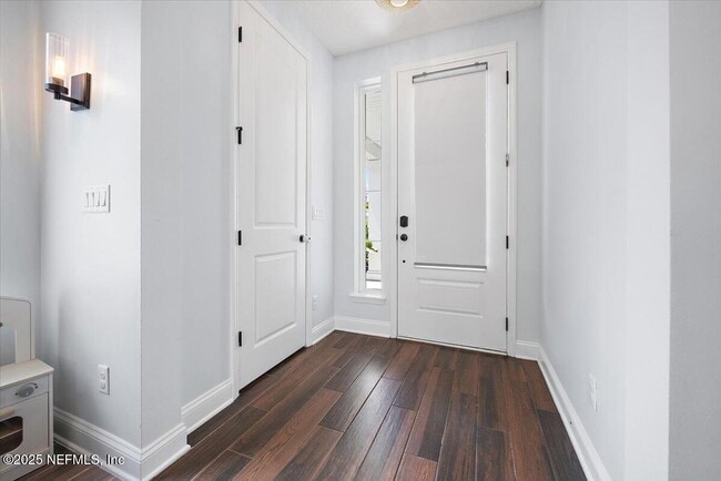 Building Photo - 94 Cabot Pl