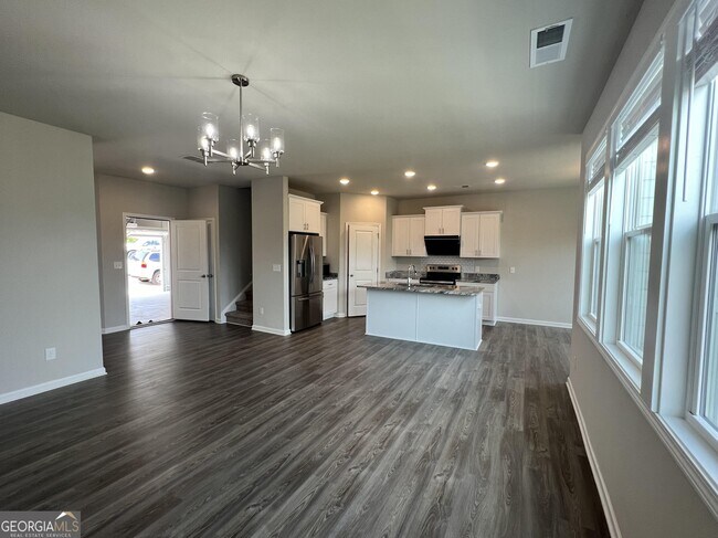 Building Photo - 124 Millers Ln