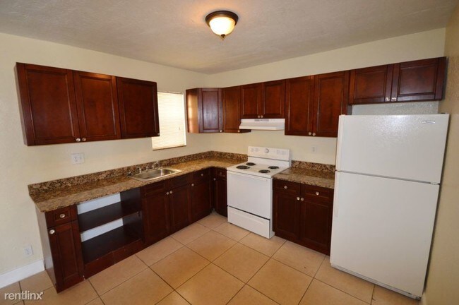 Building Photo - 430 NW 29th Ave