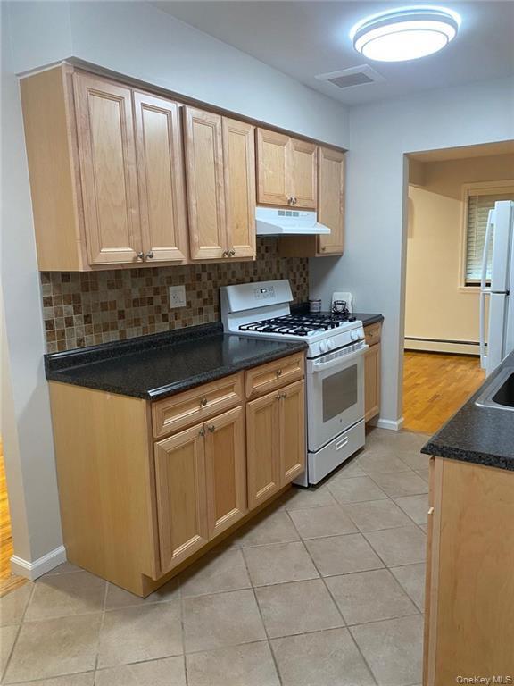 Building Photo - 15 Brevoort Dr