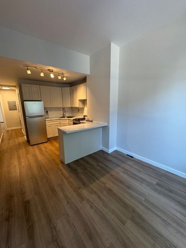 Photo - 1839 W Master St