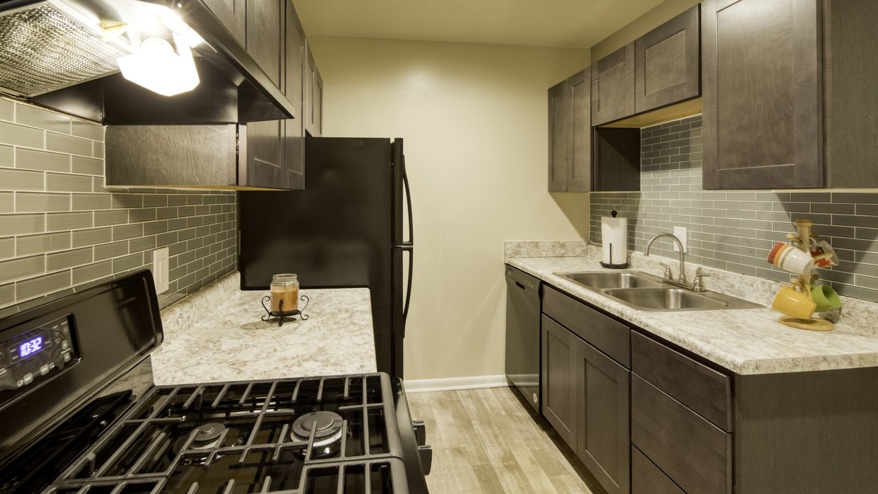 Completamente renovado en la cocina - Wellington at Western Branch Apartments