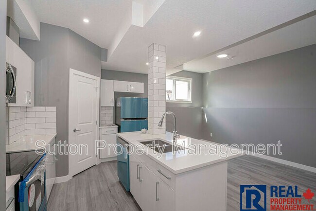 Building Photo - 9059 80 Ave
