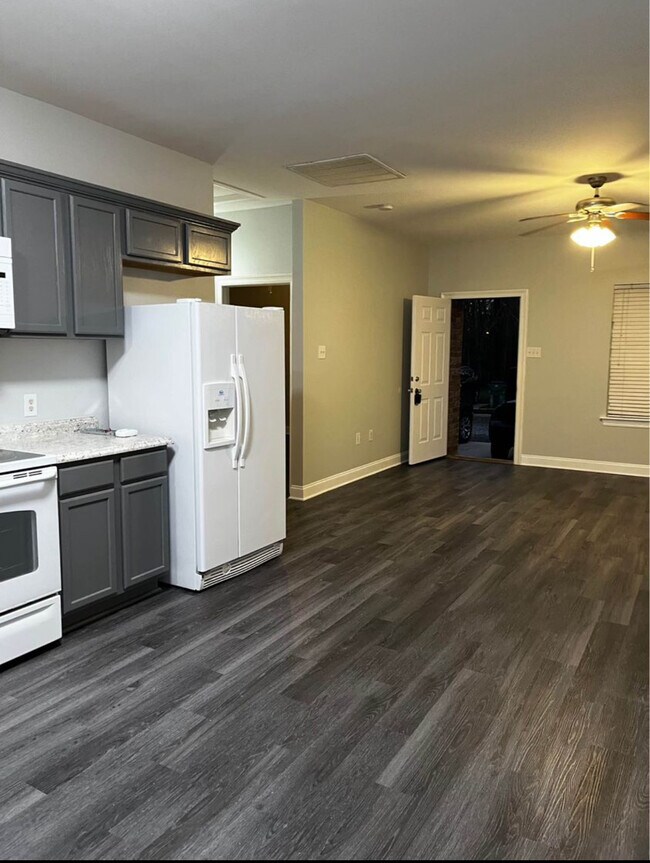 Foto del edificio - Unit B-2