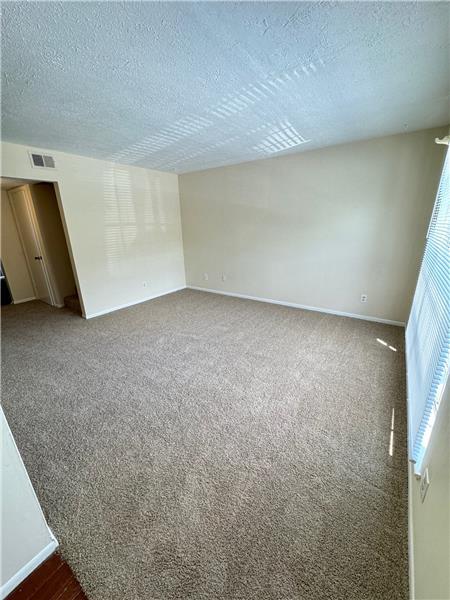 Building Photo - 79 Knollwood Cir