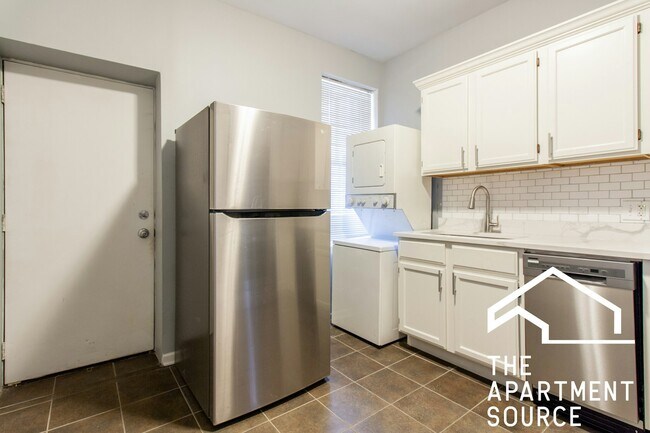 Photo - 3036 N Seminary Ave Apartment