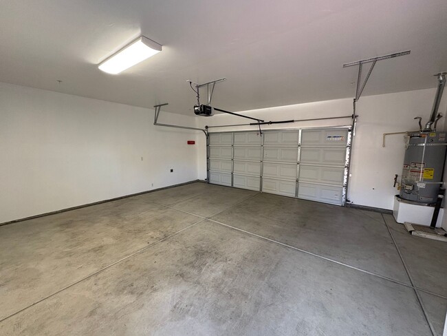 Foto del edificio - Home located in Ashton Park Move in Ready!! Private Showing Only!