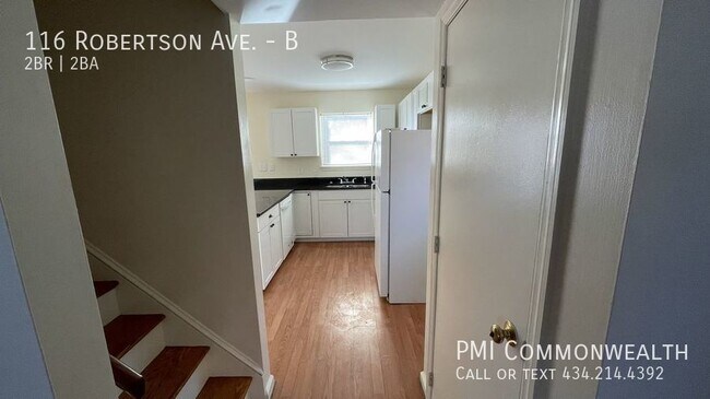 Building Photo - 2 Bed / 1.5 Bath Duplex (Available 2/10/22)