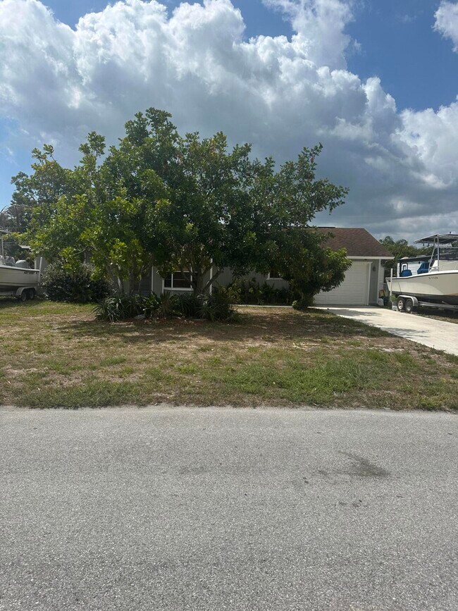 Foto del edificio - 6472 SE Sherwood St