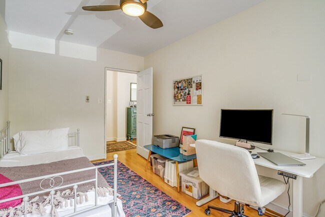 Foto del edificio - Glover Park Oasis