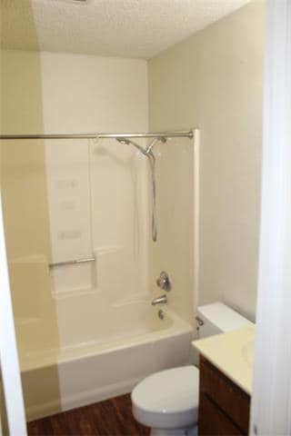 Foto del edificio - 2207 Canterbury Ct