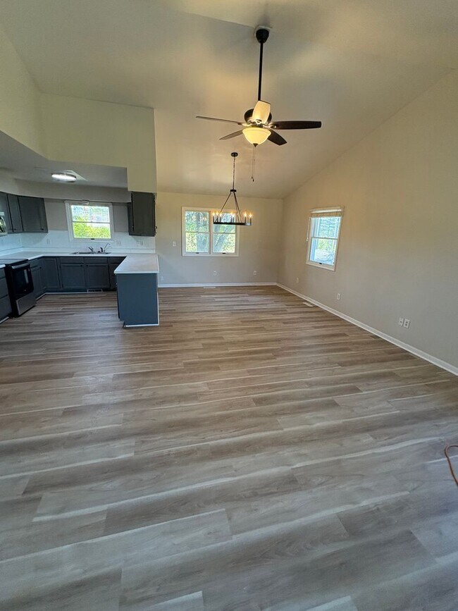 Foto del edificio - 3bedroom 3 bath. coming soon.