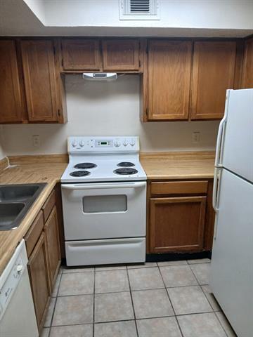 Foto del edificio - 9809 Walnut St