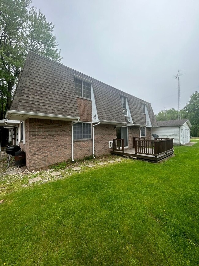 Building Photo - 324 Cottage St