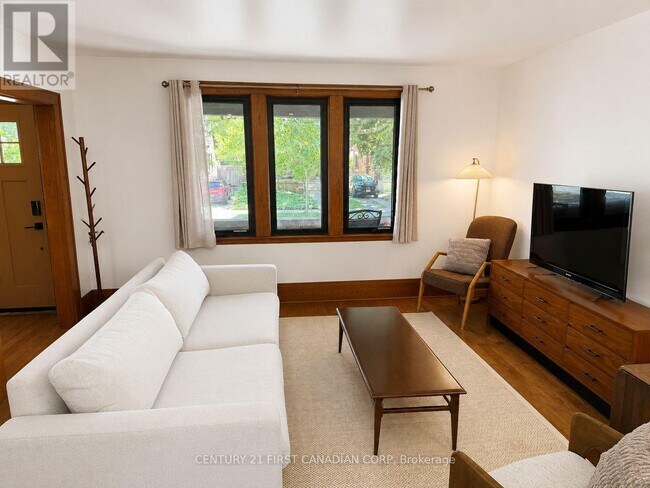 Building Photo - 5 Clenray Pl