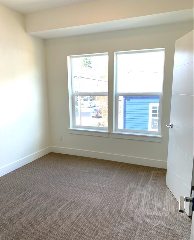 Building Photo - 1385 N Humboldt St