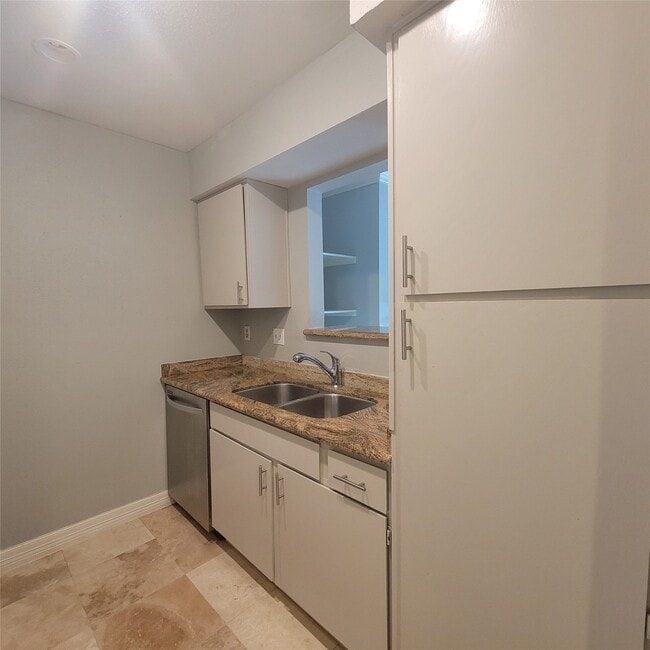 Building Photo - 2333 Bering Dr