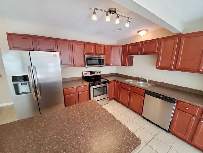 Building Photo - 5259 Crabapple Dr