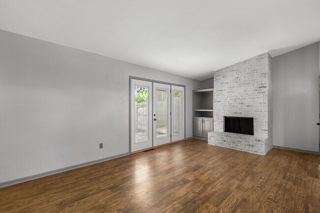 Foto del edificio - 4031 Gossett Dr