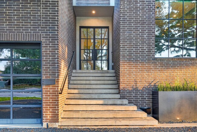 Foto del edificio - 6143 Hurst St
