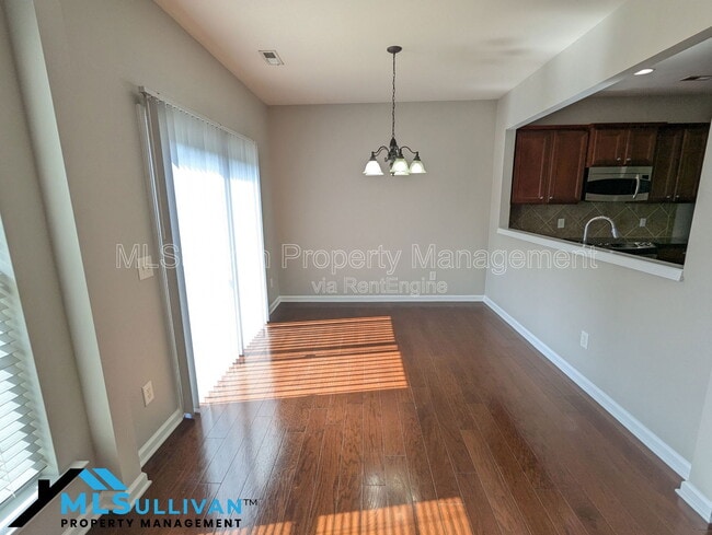Foto del edificio - 8219 Saltwood Pl