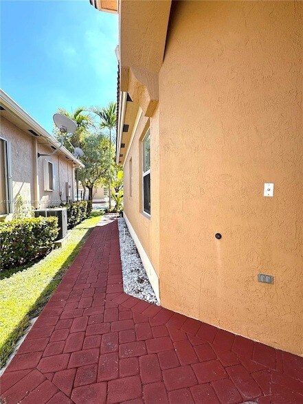 Foto del edificio - 3725 NE 23rd Ct