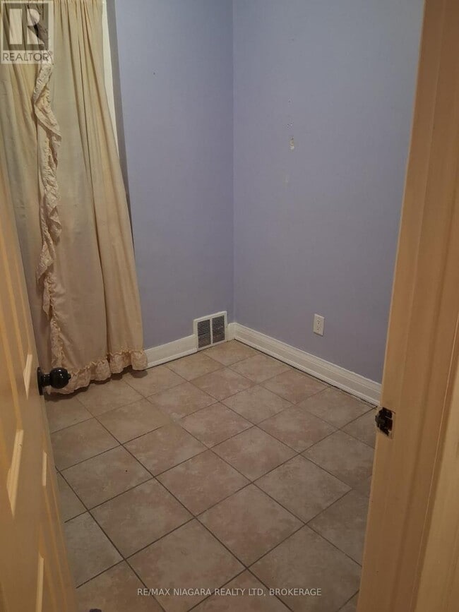 Building Photo - 5004 St Clair Ave