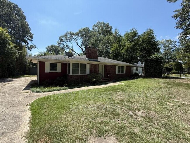 Building Photo - 205 W Lee Rd
