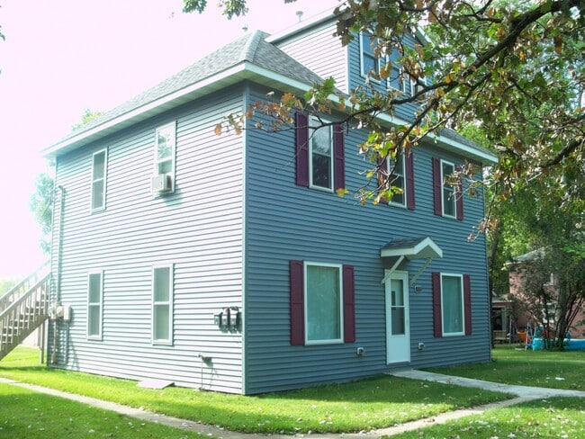 Building Photo - 1110 Hawthorne St