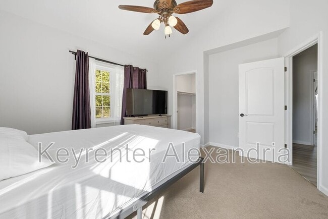 Building Photo - 6022 Rixey Dr