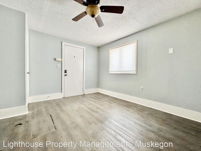 Building Photo - 1 br, 1 bath House - 1275 Giles Rd