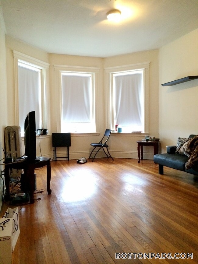 Foto del edificio - 1350 Commonwealth Ave