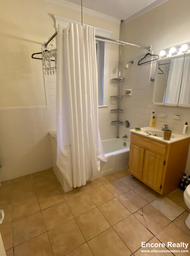 Building Photo - 75 Longwood Ave