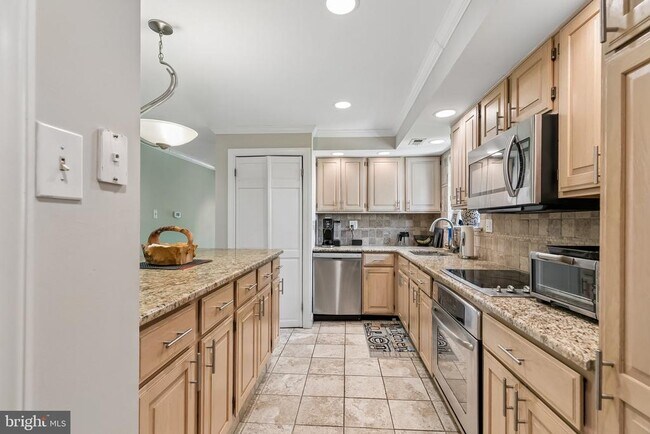 Foto del edificio - 1740 Oakwood Terrace