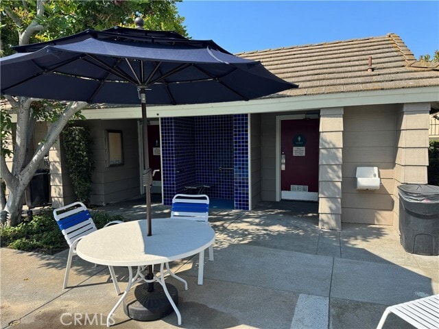 Foto del edificio - 16034 Peppertree Ln