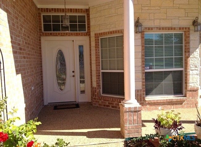 Building Photo - 2600 Garden Brook Trail