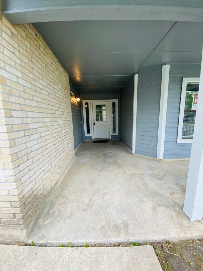 Photo - 7259 Elm Trail Dr (San Antonio, TX) House