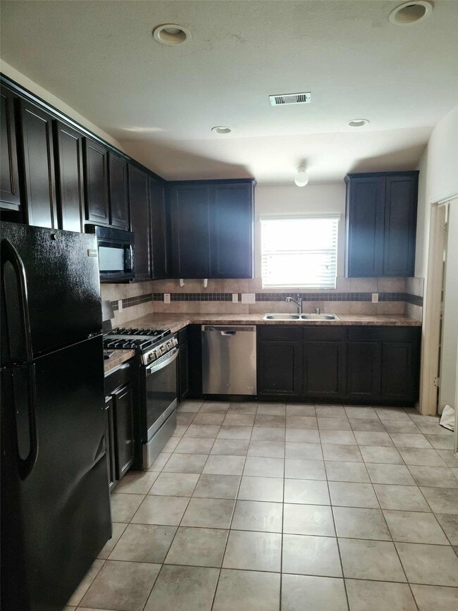 Foto del edificio - 803 Lovebug Ln