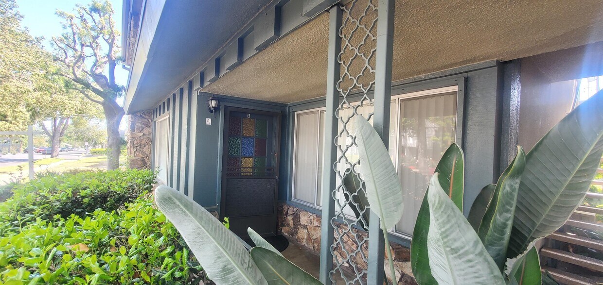 Primary Photo - 411 N Chapel Ave