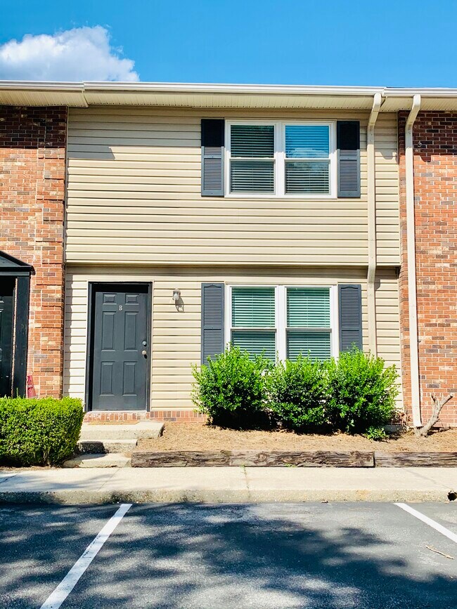 Photo - 415 Parkdale Dr Townhome