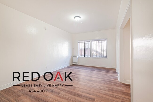 Building Photo - 2850 1/4 Leeward Ave-107