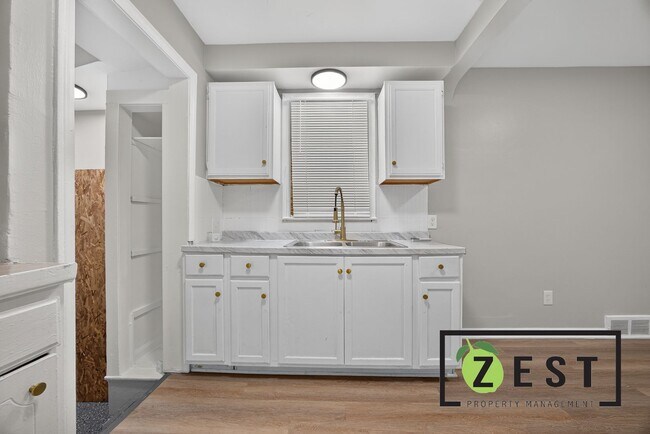 Foto del edificio - 18226 Kentfield St