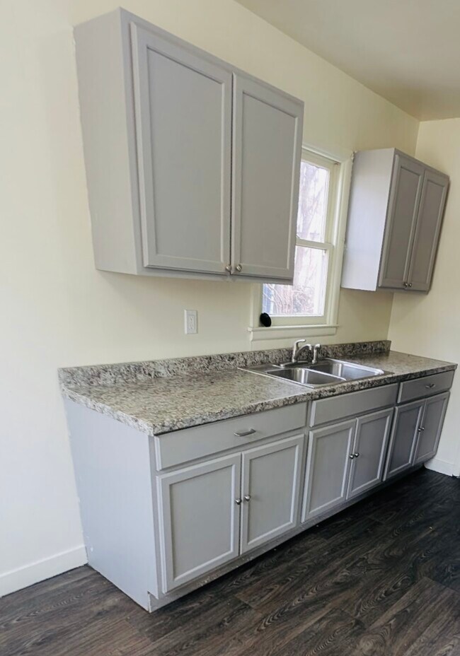 Foto del edificio - 2513 Lester St