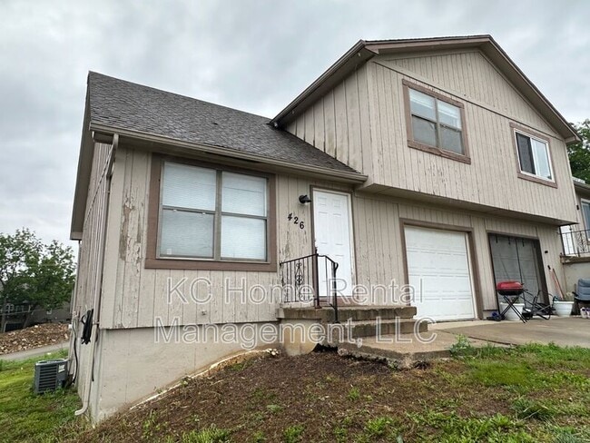 Building Photo - 426 Castle Dr