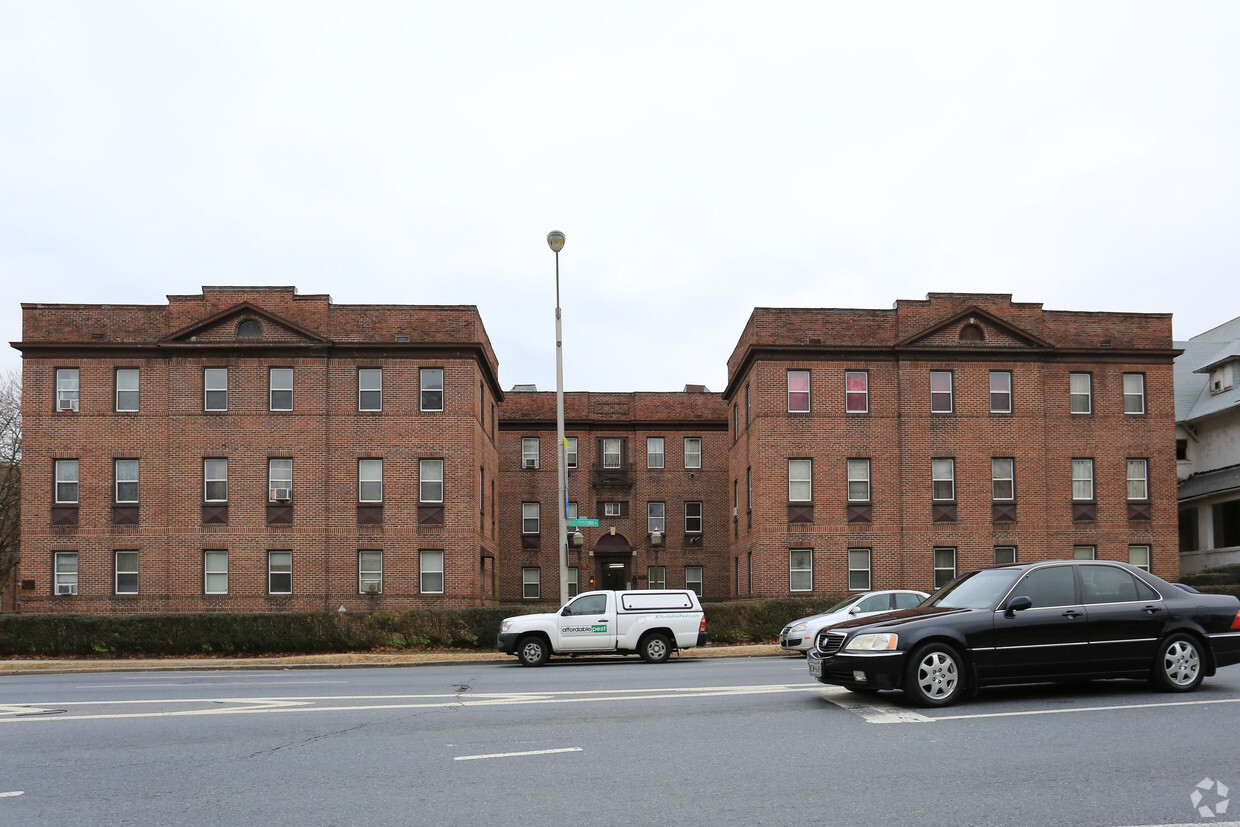 Building Photo - 3000 Reisterstown Rd