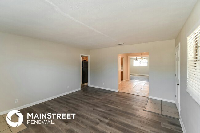 Building Photo - 6528 Blackwood Dr