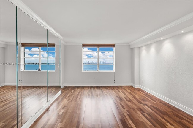 Foto del edificio - 2333 Brickell Ave