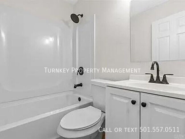 Building Photo - 4904 Lynch Dr